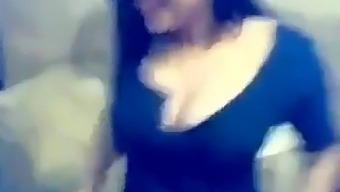 Teen Girlfriend Gets Her Pussy Licked And Fucked In Hotel Room