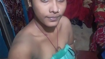Desi Village Girl Shows Off Her Big Tits And Nipples In Selfie