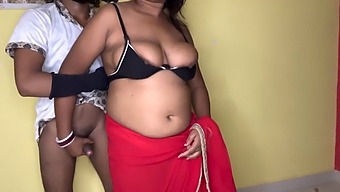 Watch Indian Beauty Kamvali Bay In A Steamy Video