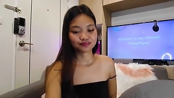 Abby2634 Teases And Pleases With Her Wet Pussy On Webcam