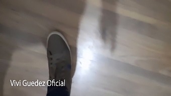 Un Pompino Seducente Con Una Finitura Umida E Deliziosa