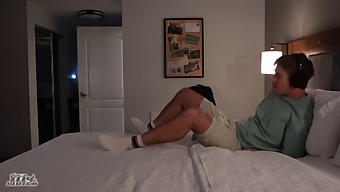 Accidental Room Swap Results In Passionate One-Night Stand In Hd!