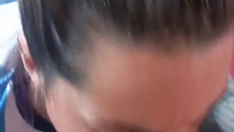 La Ragazza Bionda Consuma Sperma