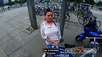 Adrienne Kiss Ger En Sensuell Avsugning I Berlin I Denna Hardcore Pov-Scen - Wolfwagner.Com