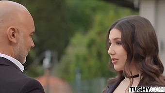 Sensual Dancer Lisa'S Anal Cravings Lead To A Fiery Encounter