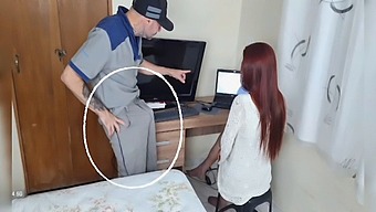 Amateur Housewife Seeks Tech Support In Her Living Room